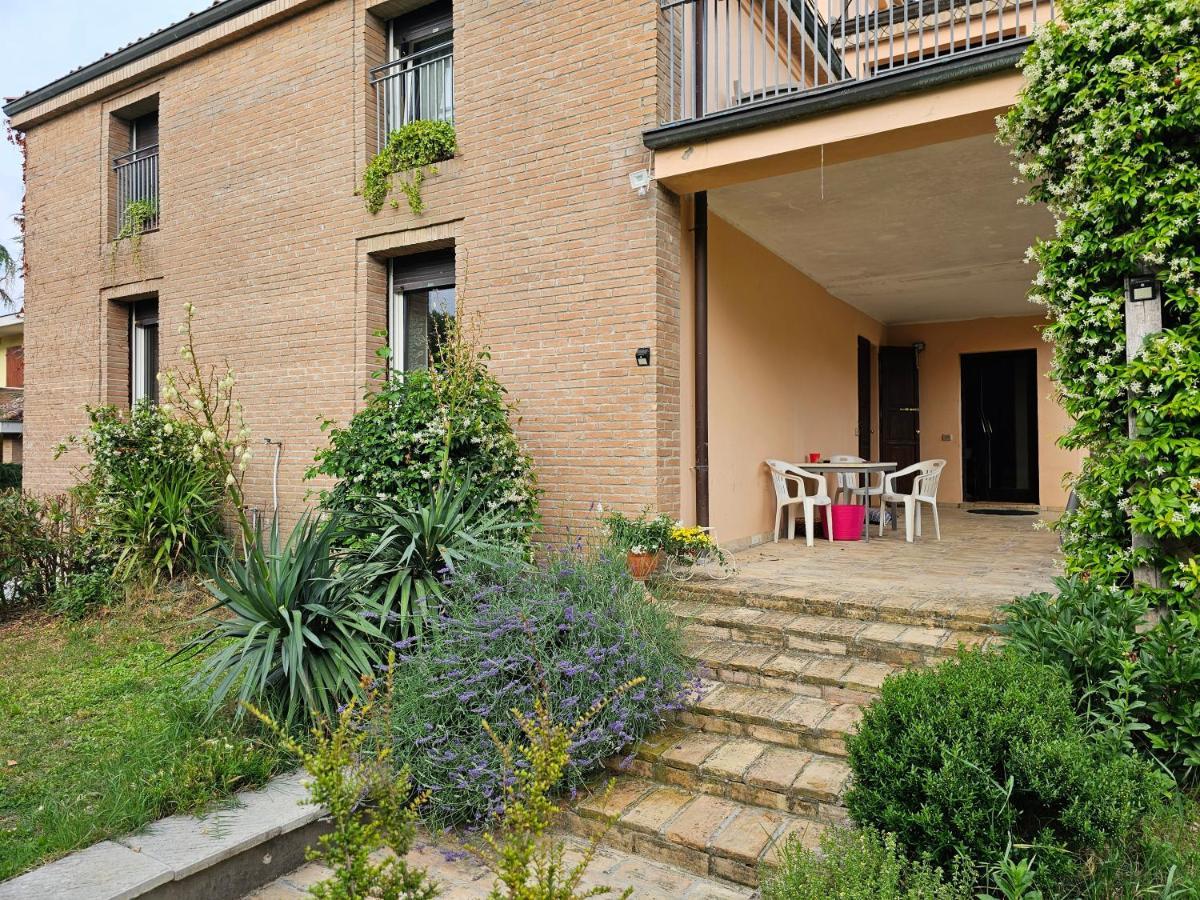 Felino Casa Vincenzo 130 Mq Con Portico Ed Ingresso Esclusivo Dal Giardino 빌라 외부 사진