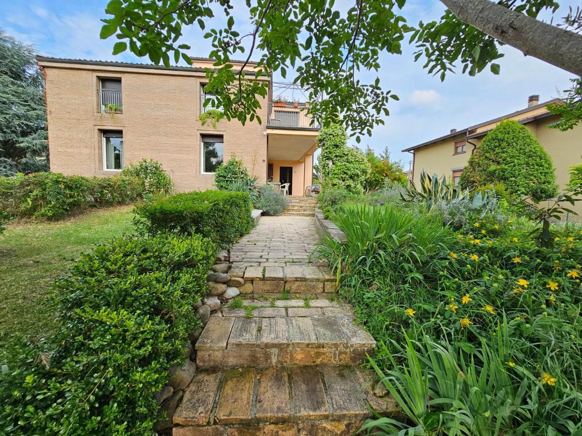 Felino Casa Vincenzo 130 Mq Con Portico Ed Ingresso Esclusivo Dal Giardino 빌라 외부 사진